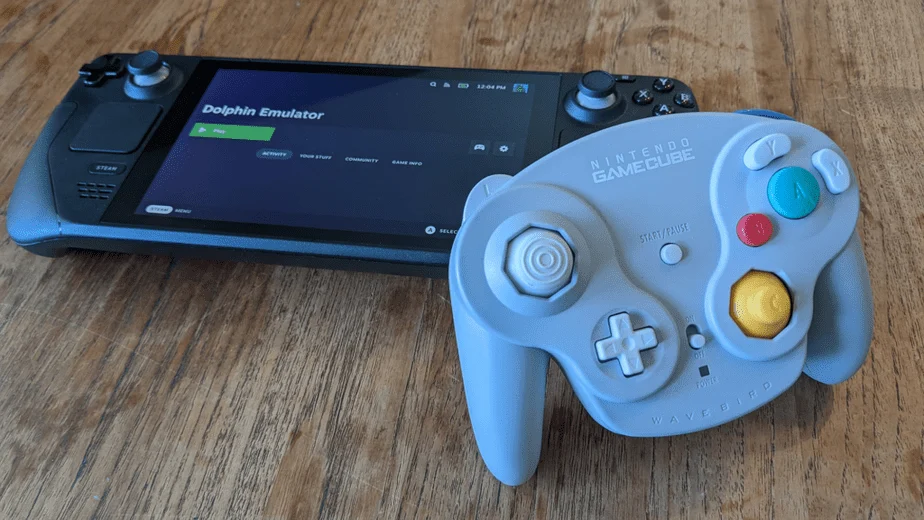 Image of a Steam Deck with Dolphin Emulator and GameCube Controller